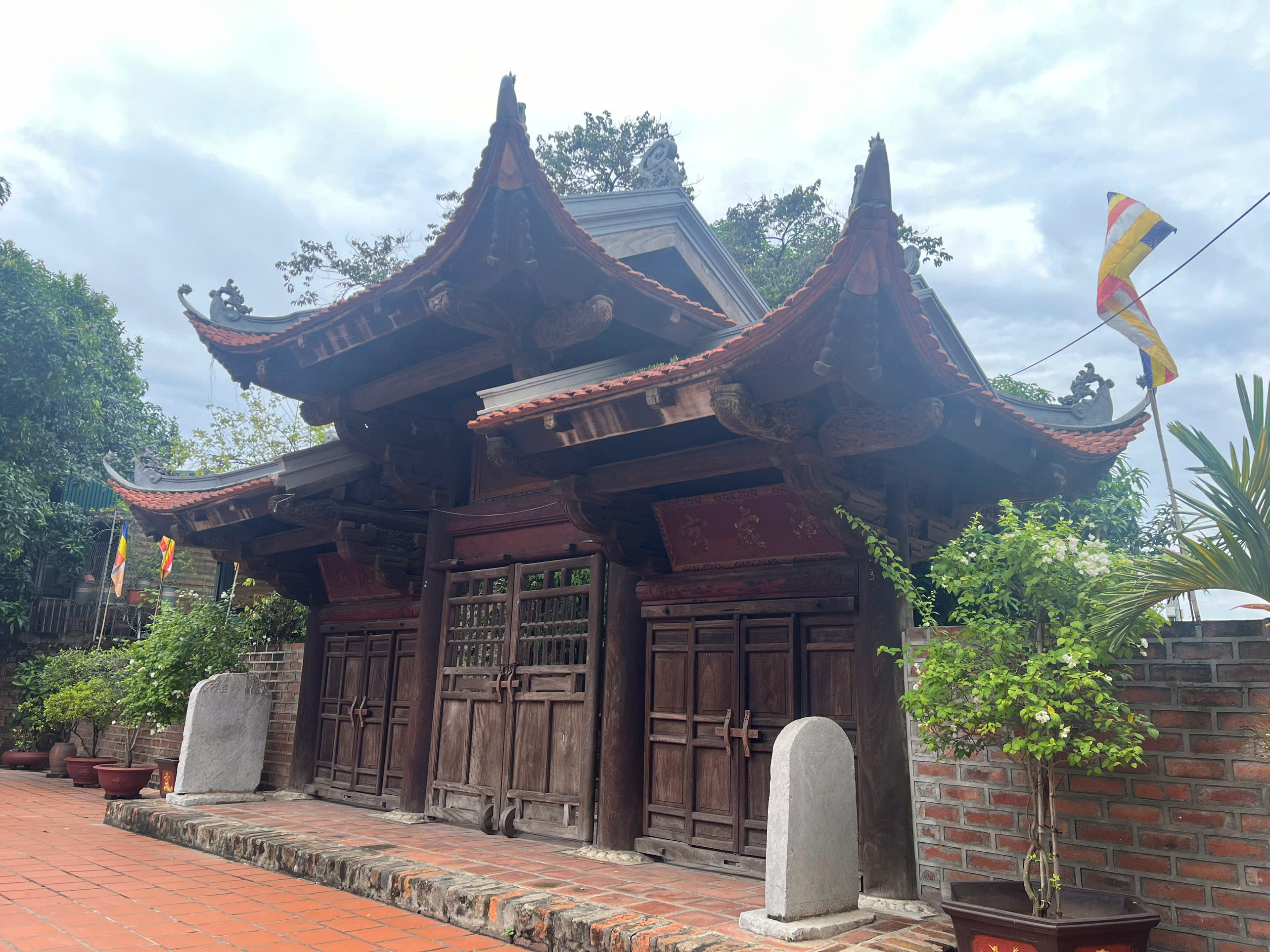 KIM LIEN PAGODA – A PEACEFUL PAGODA NEARBY INERCONTINELTAL HANOI WEST LAKE RESORT